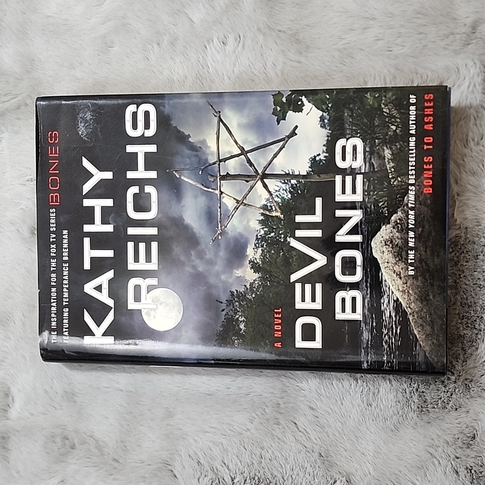 Devil‎ Bones by Kathy Reichs Hardback